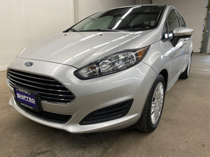 2015 Ford Fiesta SE Manual