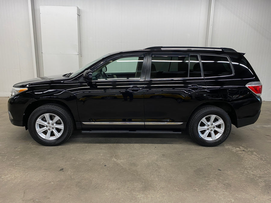 2012 Toyota Highlander V6 4WD 7 Passenger