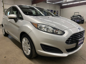 2015 Ford Fiesta SE Manual