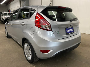 2015 Ford Fiesta SE Manual