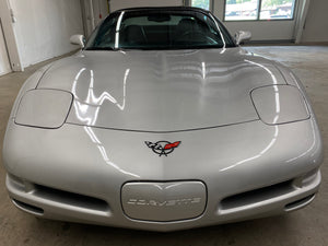 2004 Chevrolet Corvette Coupe Silver Front View