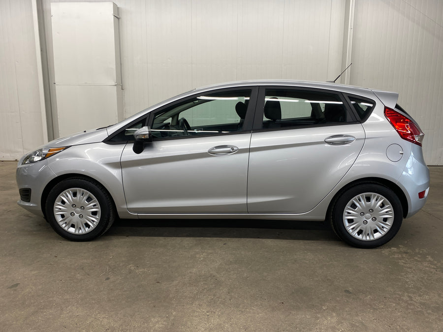 2015 Ford Fiesta SE Manual