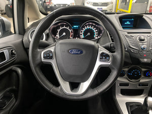 2015 Ford Fiesta SE Manual