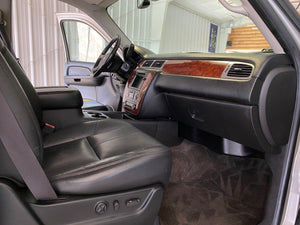 2009 Chevrolet Suburban 2500 4WD 8 Passenger