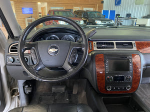 2009 Chevrolet Suburban 2500 4WD 8 Passenger