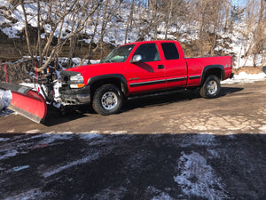 2002 Chevrolet Silverado 2500 (With plow!)