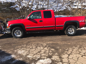 2002 Chevrolet Silverado 2500 (With plow!)