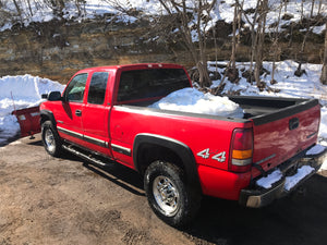 2002 Chevrolet Silverado 2500 (With plow!)