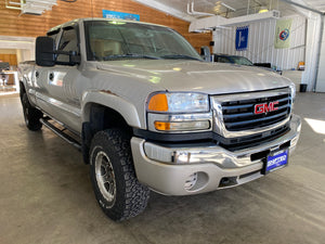 2006 GMC Sierra 2500 SLE Crew Cab 4WD