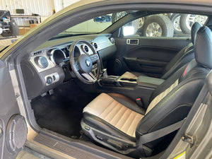 2005 Ford Mustang V6 Deluxe Coupe