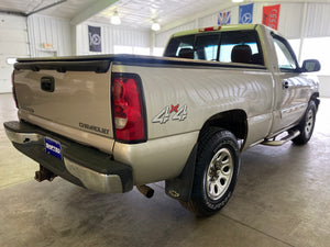 2005 Chevrolet Silverado LS Short Bed 4WD