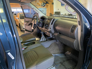 2013 Nissan Frontier PRO-4X 6-Speed Manual