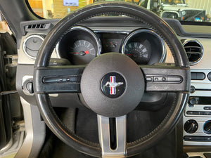 2005 Ford Mustang V6 Deluxe Coupe