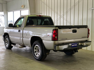 2005 Chevrolet Silverado LS Short Bed 4WD