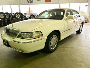 2010 Lincoln Town Car Signature Limited