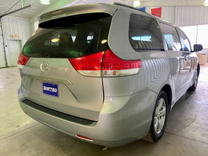 2014 Toyota Sienna LE FWD 8-Passenger V6