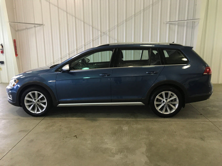 2017 Volkswagen Golf Alltrack 6-Speed Manual