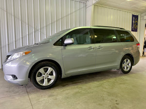 2014 Toyota Sienna LE FWD 8-Passenger V6